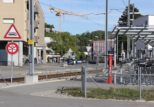 Bahnhofplatz Lenzburg: Sanierung als vordringlichste Aufgabe. Fotos: Alfred Gassmann