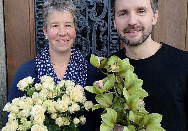 <em>Inhaberwechsel:</em> «Verde»-Inhaberin Brigitte Becker übergibt ihr Blumengeschäft an Philipp von Arx, der es als «von Arx Blumen &amp; Garten» weiterführt. Foto: Fritz Thut