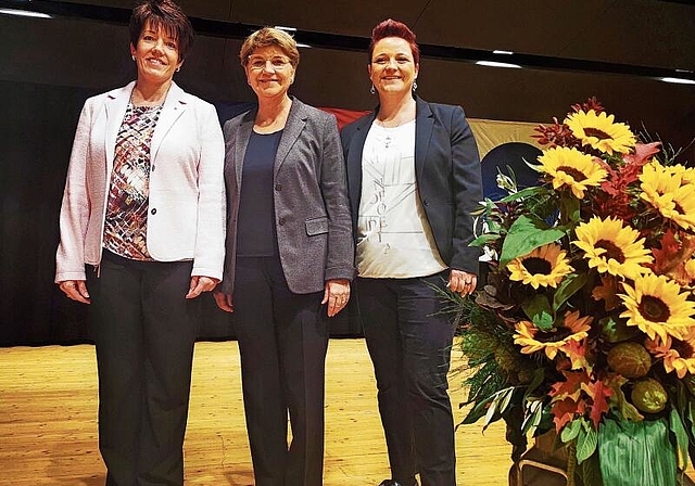 Mit Sicherheit starke Frauen: SVP-Frauen-Aargau-Präsidentin Jacqueline Felder (Boniswil), Bundesrätin Viola Amherd (Die Mitte) und SVP-Nationalrätin Stefanie Heimgartner (Baden). Foto: Fritz Thut