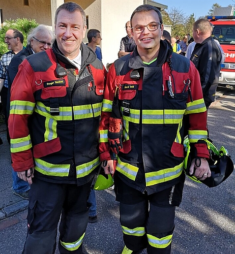 <em>Der scheidende Kommandant und sein Nachfolger:</em> Roger Strebel und Marcel Willi an der Hauptübung in Staufen. Fotos: Fritz Thut