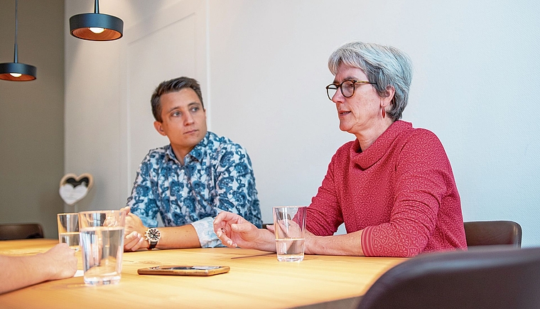Wollen die Verantwortung übernehmen: Andreas Schmid, Stadtammann Lenzburg (FDP), bis 2026 Vizeammann und Ressortvorsteher Finanzen, mit Beatrice Taubert-Baldinger, Stadträtin (SP) und Ressortvorsteherin Soziale Dienste.  Foto: Elizabeth Desintaputr