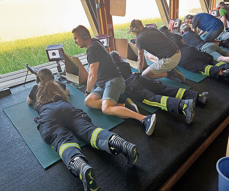 Auch die Feuerwehr war im Schiessstand anzutreffen.Foto: zvg