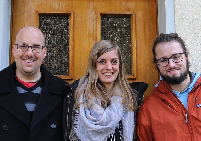 <em>Ihre Weihnachtsausstellung im «Wisawi» ist ein Erlebnis:</em> Oli Rüegger, Doris Häusermann und Andrin Schnegg. Es fehlen: Emi Cecuta, Esther Häfeli, Mirjam Häusermann, Stefan Käslin und Stephi Stutz.- Foto: Melanie Solloso