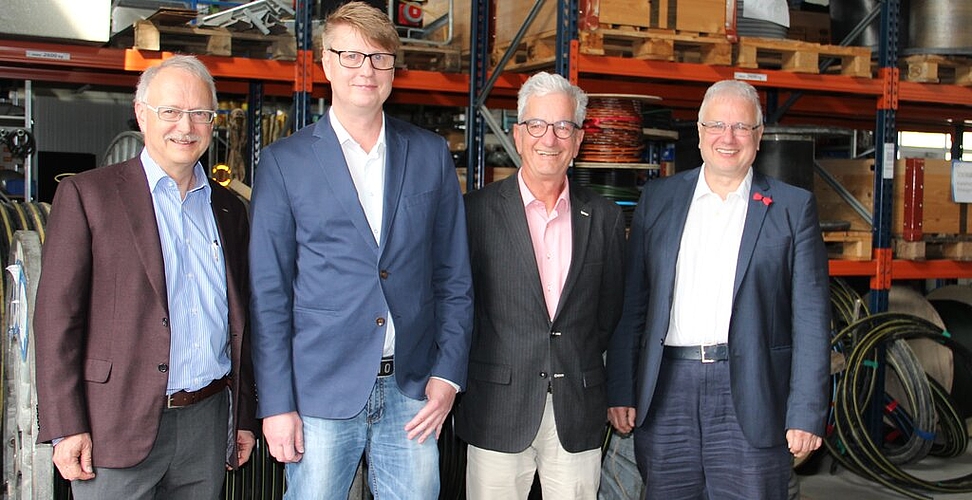 <em>Haben am 18. Mai informiert, warum die Regionalen Technischen Betriebe in eine Aktiengesellschaft umgewandelt werden sollen:</em> Hans-Jürg Reinhart, Gemeindeammann Möriken-Wildegg, Laszlo Körtvelyesi, Geschäftsführer RTB, Roger Cavegn, Präsident Vorstand RTB, und Jürg Link, Gemeindeammann Niederlenz. Foto: Carolin Frei
