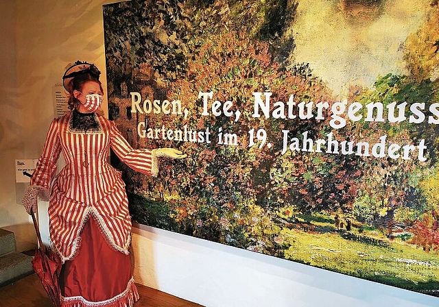 Britische Lebensart: Lady Mildred eröffnete die Sonderausstellung «Gartenlust im 19. Jahrhundert» auf Schloss Lenzburg. Foto: Fritz Thut