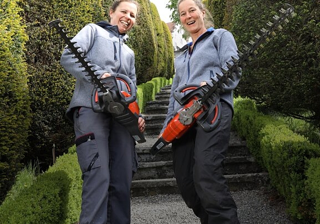 <em>Die Gärtnerinnen Melissa Gögele und Tanya van der Laan.</em>