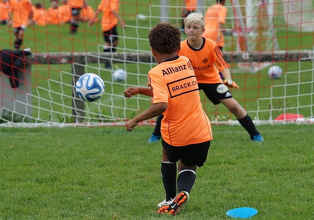 Gesucht wurde auch der Penalty-König. Foto: Ruedi Burkart