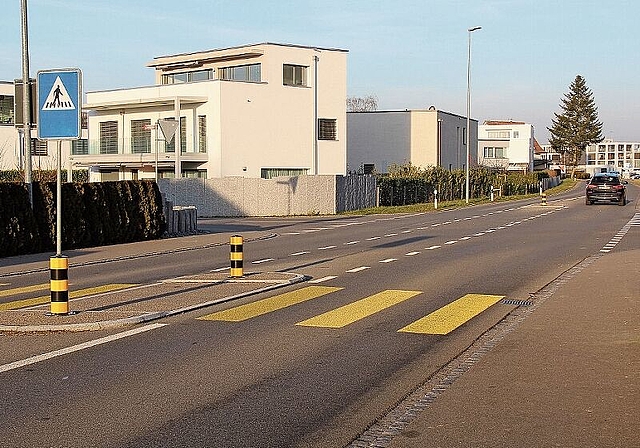 Komfortabler und attraktiver: Hier kommt die neue Bushaltestelle an der Schafisheimerstrasse zu stehen. Foto: Alfred Gassmann