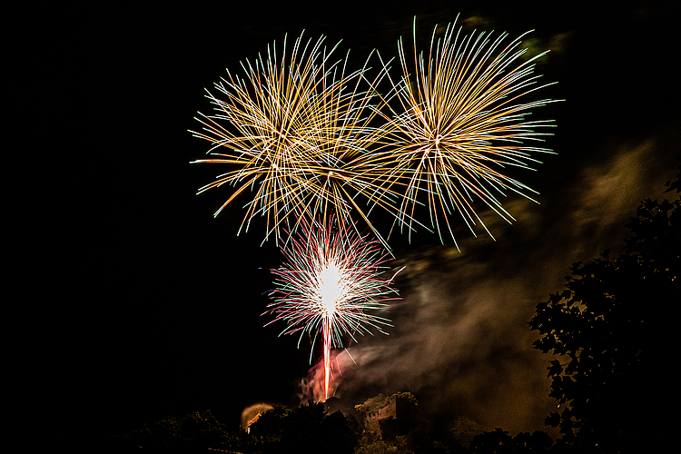 Höher als sonst: Das Lenzburger Jugendfest-Feuerwerk 2020. Foto: Fabio Baranzini
