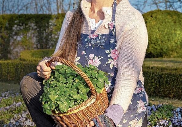 Gärtnerin auf Schloss Wildegg: Tanya van der Laan. Foto: MA/Pascal Meier