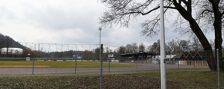 <em>Bekommt auf dem Nebenplatz ein unverfülltes Kunstrasenfeld:</em> Die Lenzburger Sportanlage Wilmatten. Foto: Fritz Thut