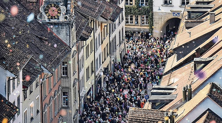 Dicht gedrängtes Fasnachtstreiben: Mit einer neuen Route soll der Besucherfluss verbessert werden.Foto: Romi Schmid