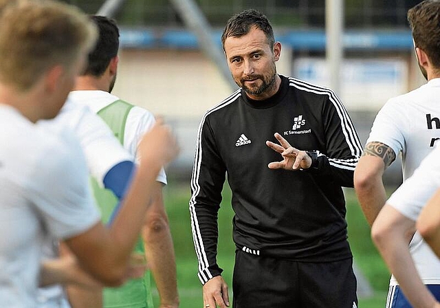 Freut sich, dass es wieder losgeht: FC-Sarmenstorf-Trainer Mike Winsauer. Foto: Alexander Wagner