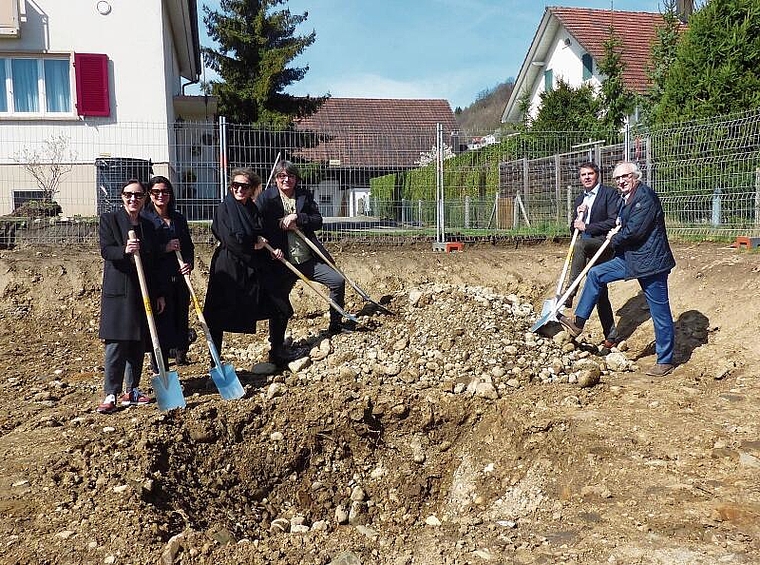 Gut gelaunt: Nina Decman (Geschäftsführerin der Husistein &amp; Partner AG), Nora El Kamel (CEO des Immobilien- und Baudienstleiters der Volare Group AG), Maja Husistein (VR-Präsidentin der Husistein &amp; Partner AG), Philipp Husistein, Ingo Wagn