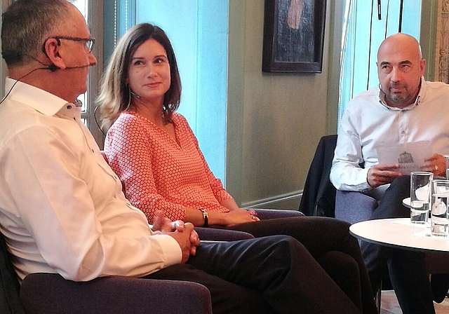 Interessante Runde: «Lenzburg Persönlich» mit Hans Huber, Maja Riniker-Baumann und Leiter Tinu Niederhauser.Foto: Fritz Thut
