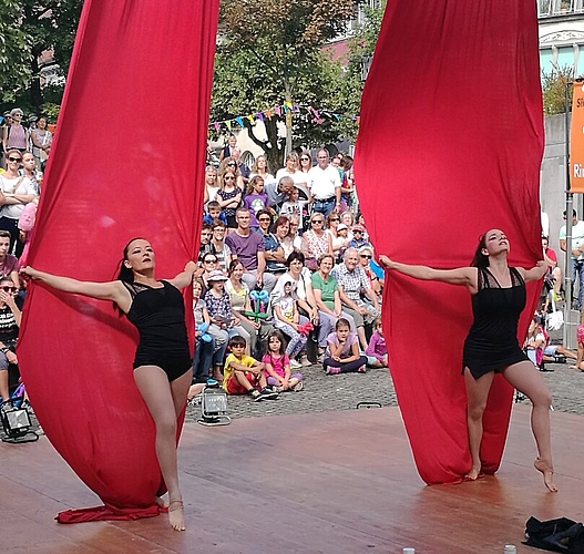 Anmutig: Das Duo Art en Air.Foto: tf