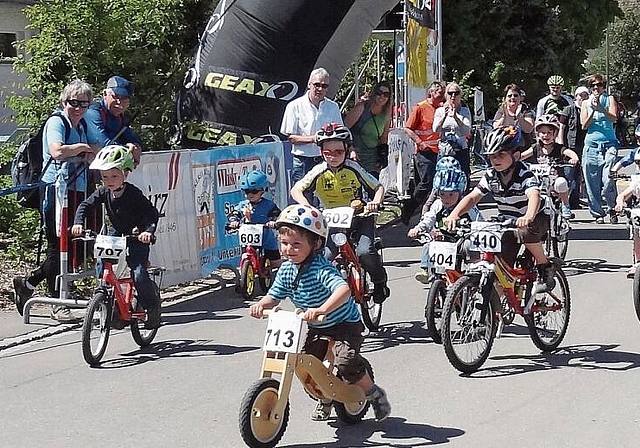 Zieht jeweils viel Publikum an: Das «Pfüderirennen» am Radsporttag Seon. Foto: zvg