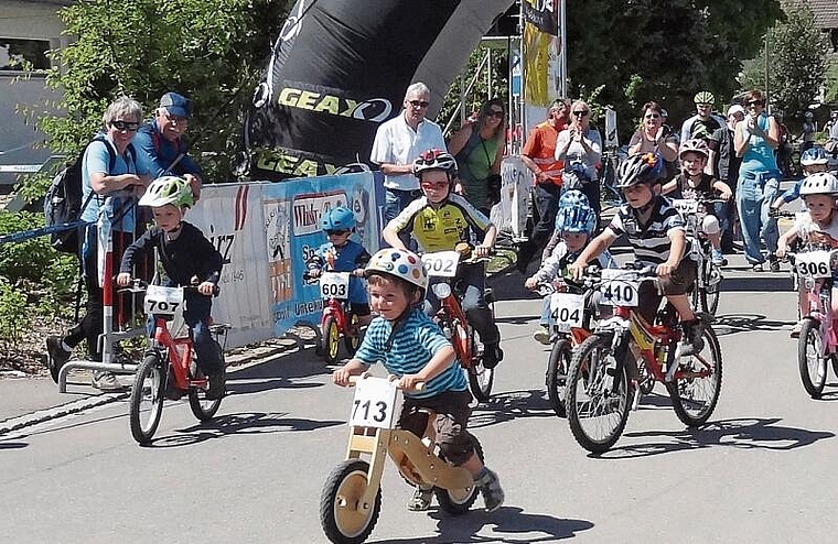 Zieht jeweils viel Publikum an: Das «Pfüderirennen» am Radsporttag Seon. Foto: zvg