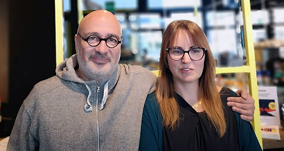 <em>Ehrengast mit Organisatorin:</em> Fotograf und Heimweh-Lenzburger Henry Leutwyler mit Fotofestival-Lenzburg-Leiterin Margherita Guerra im Stapferhaus. Foto: Fritz Thut <em>Ehrengast mit Organisatorin:</em> Fotograf und Heimweh-Lenzburger Henry Leutwyler mit Fotofestival-Lenzburg-Leiterin Margherita Guerra im Stapferhaus. Foto: Fritz Thut
