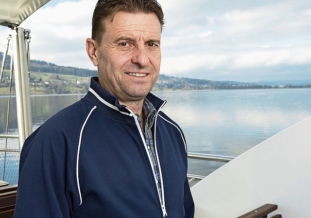 Ueli Haller bewertet den Wasserstand des Hallwilersees als kritisch.Foto: Alex Spichale