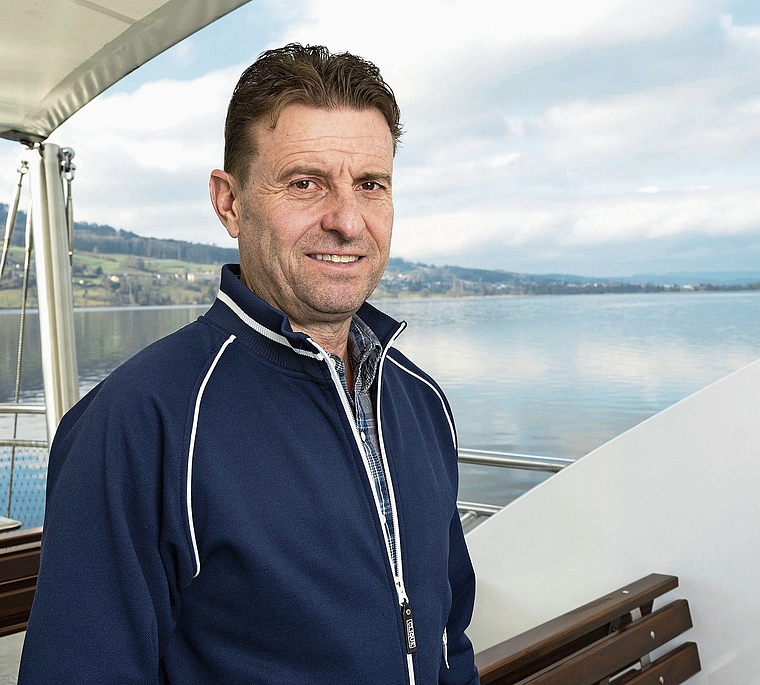Ueli Haller bewertet den Wasserstand des Hallwilersees als kritisch.Foto: Alex Spichale