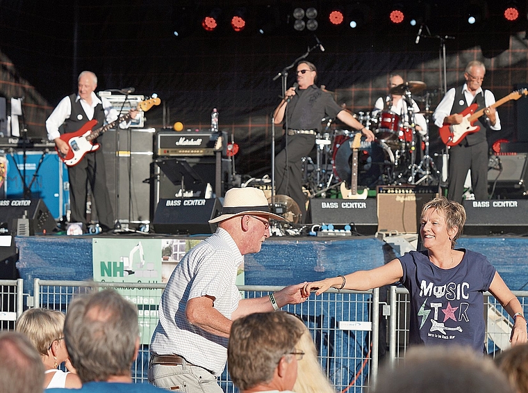 Immer gute Stimmung: Impression von einem früheren Fahrwanger Schützi-Open-Air. Foto: Ruedi Burkart