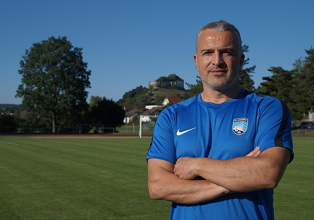 Will den FC Lenzburg weiterbringen: Der neue Trainer Sämi Drakopulos erhielt auf der Wilmatten einen Dreijahresvertrag. Foto: Ruedi Burkart