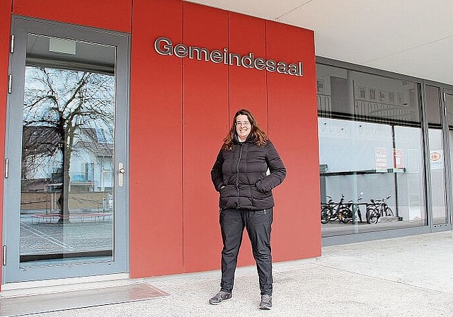 Hofft, dass bei ihrer ersten Gemeindeversammlung im Juni alles gut über die Bühne geht: Gemeindeammann Jeanine Glarner. Foto: Carolin Frei