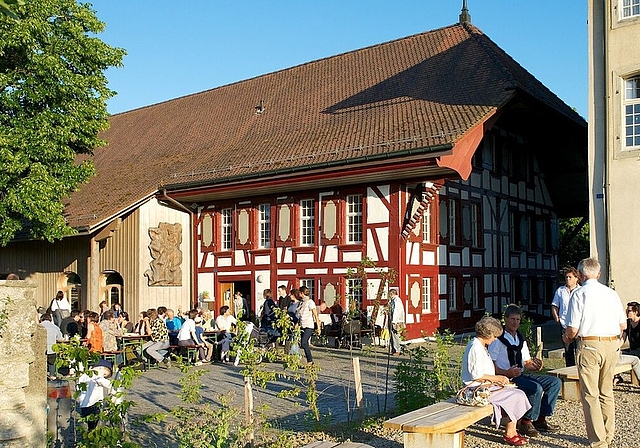 <em>Heimat der Rudolf Steiner Schule in Schafisheim: </em>Das historische Gelände des Brutelguts. Foto: zvg