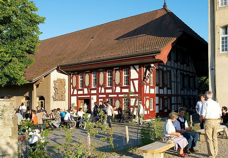 <em>Heimat der Rudolf Steiner Schule in Schafisheim: </em>Das historische Gelände des Brutelguts. Foto: zvg