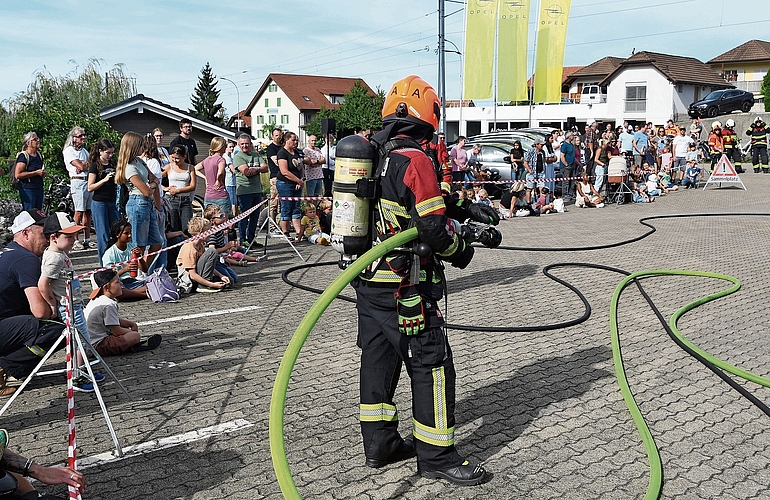 Das Publikum, das der Hauptübung der Feuerwehr Boniswil-Hallwil beiwohnte, war zahlreich.