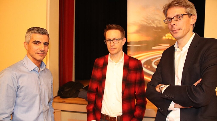 Protagonisten des Energie-Apéros in Lenzburg: Moderator Gian von Planta und die Referenten Niklaus Giger und Andrea Del Duce. Foto: pre