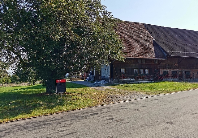 Unterschiedliche Meinungen: Soll etwa das Tanner-Haus an der Oberdorfstrasse durch die neue Dintiker BNO geschützt bleiben? Foto: Fritz Thut