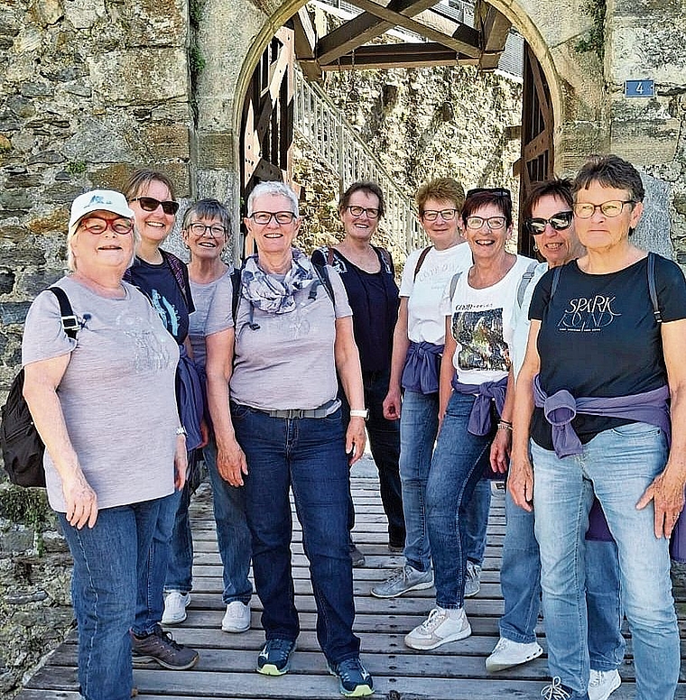 Glace gut, alles gut: Zufriedene Frauen an der «Handtäschlireise».Foto: zvg