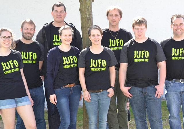<em>Einsatz in den neuen Vereins-T-Shirts:</em> Das Suppenschöpfer-Team des Jufo. Foto: emü