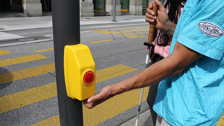 Warten auf Grün oder eben auf die Vibration beim Ampelknopf.
