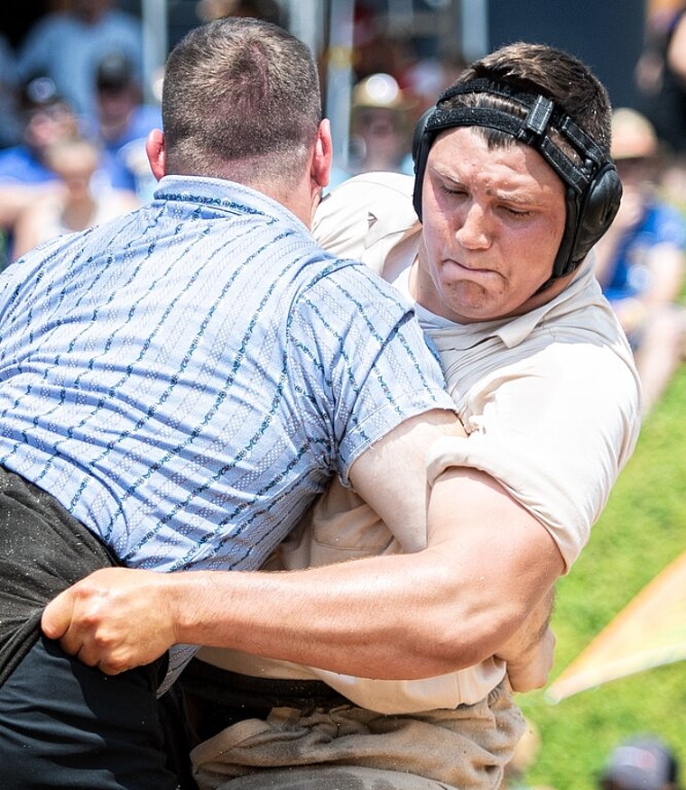 <em>Will auch am Eidgenössischen Schwing- und Älplerfest (Esaf) in Zug kräftig zupacken:</em> Der Staufner Spitzenschwinger Nick Alpiger. Foto: David Sigg