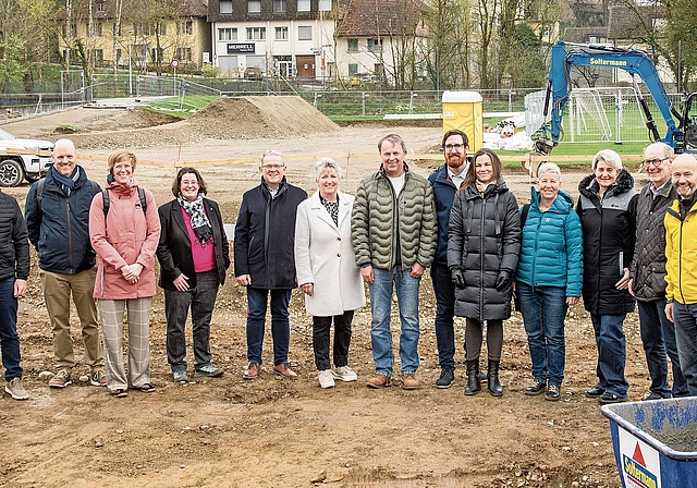 Die Vorfreude ist gross: Vertretungen aus den beteiligten Gemeinden freuten sich gemeinsam auf gutes Gelingen. Foto: Peter Winkelmann
