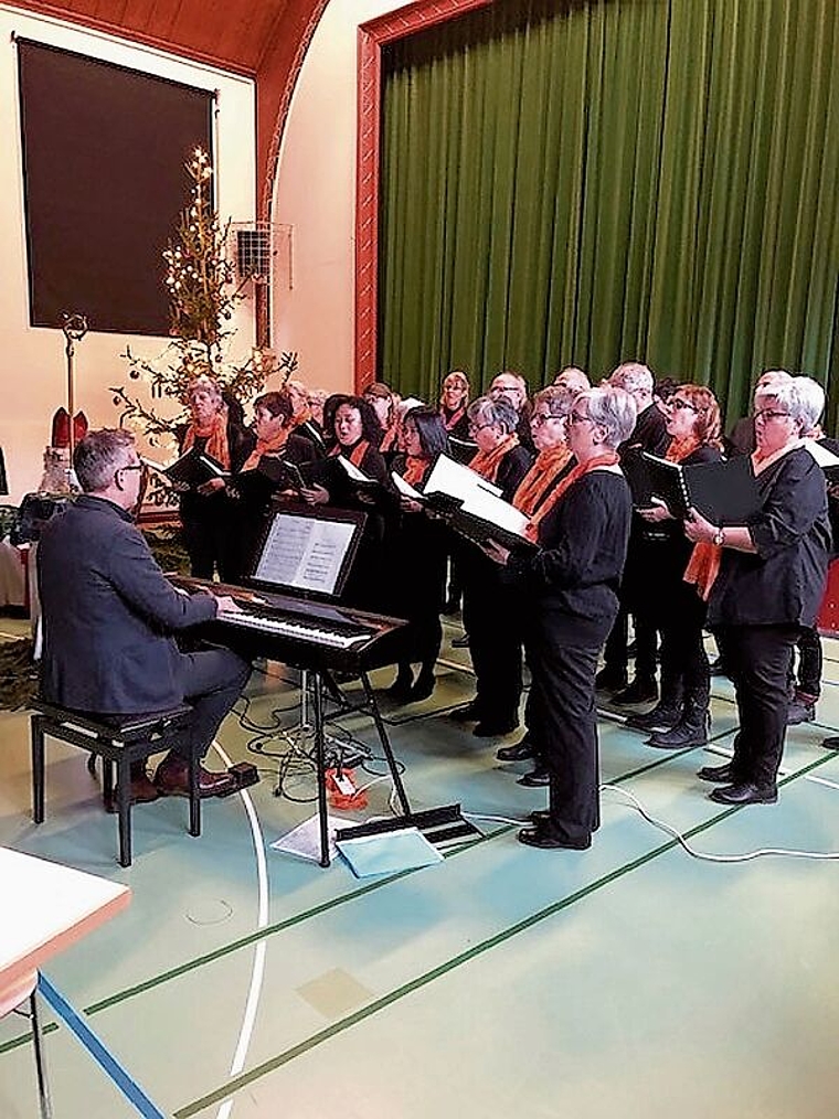 Heuer soll die Weihnachtsfeier für alle wieder stattfinden: Der Gemischte Chor wird Weihnachtslieder vortragen. Foto: zvg