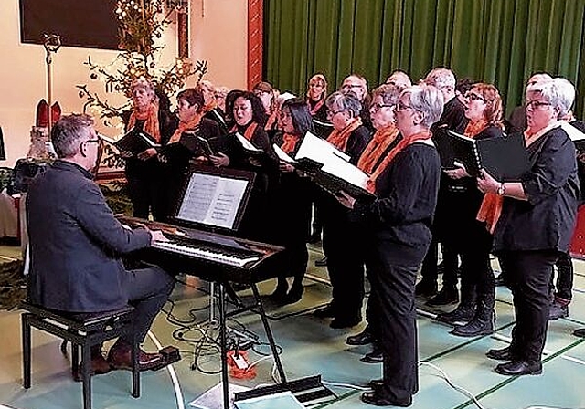 Heuer soll die Weihnachtsfeier für alle wieder stattfinden: Der Gemischte Chor wird Weihnachtslieder vortragen. Foto: zvg