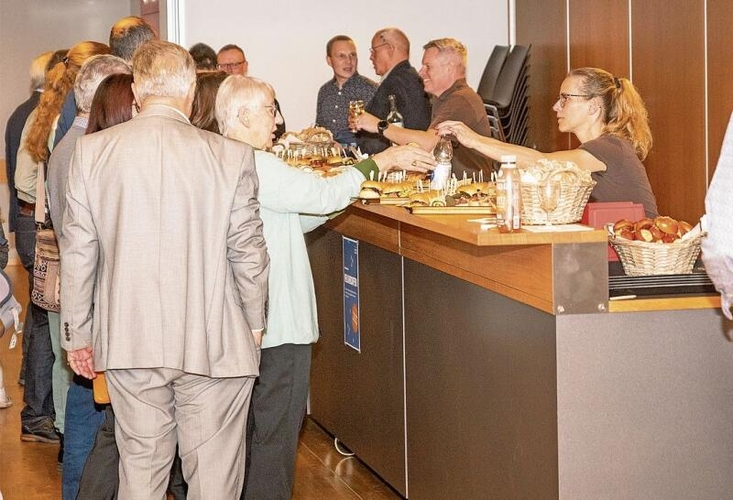 Die Dorfbäckerei «sempre e insieme» verwöhnte mit feinsten Backwaren.Foto: Peter Winkelmann