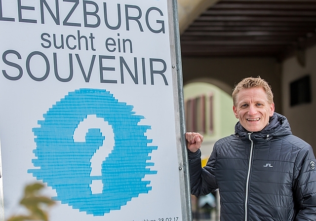Philipp Anliker, Präsident von Pro Lenzburg: Mit einem Souvenir soll der Name «Lenzburg» in die Welt hinausgetragen werden. Der Ideen-Wettbewerb läuft noch bis Ende Februar.(Fabio Baranzini)