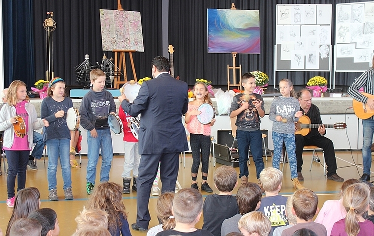 Tanz, Musik und Unterhaltung war Teil des Programms am Kulturanlass 2016/2017 in Fahrwangen. (zvg)