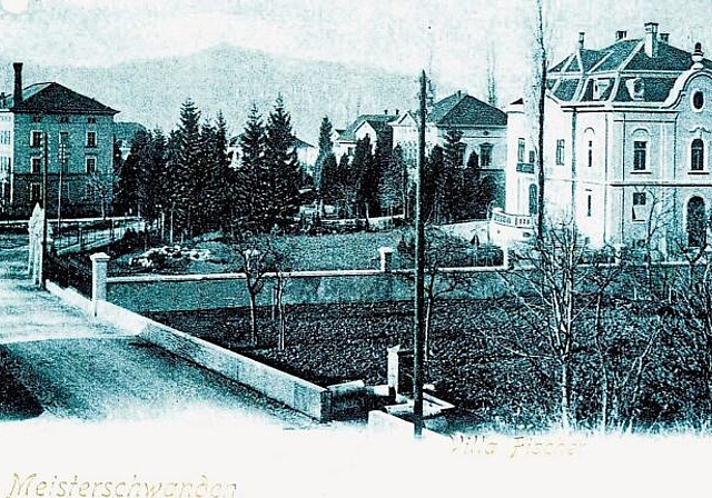 Prägend fürs Ortsbild: Das Fabrik- und Bürogebäude der Gebr. Fischer (links) und die Fabrikantenvilla (rechts) im späten 19. Jahrhundert. Foto: zvg/Sammlung Gemeinde Meisterschwanden