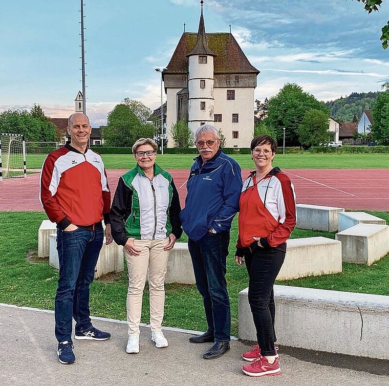 Der Vorstand des Trägervereins Kreisturnfest: Stefan Riner, Trix Merz, Ernst Sandmeier und Carmen Zinner. Foto: zvg