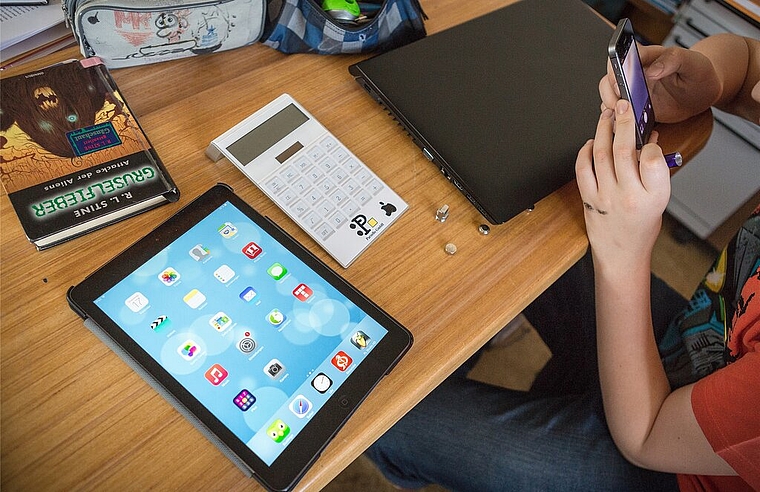 <em>Die moderne Schiefertafel:</em> Die Schüler aus Hendschiken, Dottikon und Hägglingen werden mit Tablet ausgerüstet. Foto: Sandra Ardizzone