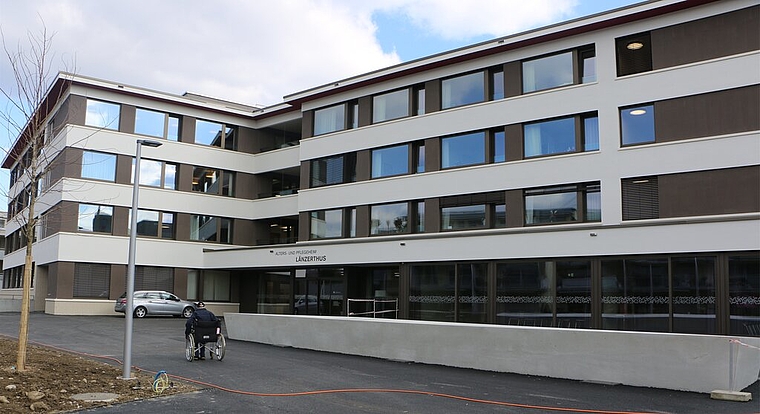 <em>Wird am Samstag offiziell eingeweiht:</em> Der Neubau des Alters- und Pflegeheims Länzerthus in Rupperswil. Foto: MS