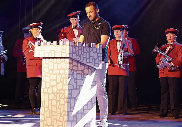 OK-Präsident Christian Büchli wurde mit grossem Applaus begrüsst.Foto: Leandra Sommaruga