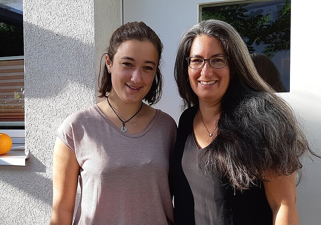 <em>«Die ganze Familie hat vom Schüleraustauschprogramm profitiert»:</em> Julia und Eva Noth. Foto: Melanie Solloso
