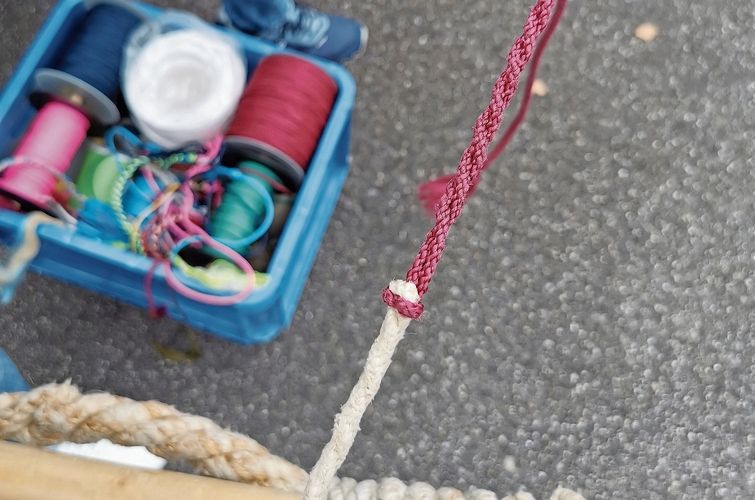 Hier wird ein neuer Zwick gebunden. Danach kann es losgehen.Foto: Verena Schmidtke Hier wird ein neuer Zwick gebunden. Danach kann es losgehen.Foto: Verena Schmidtke